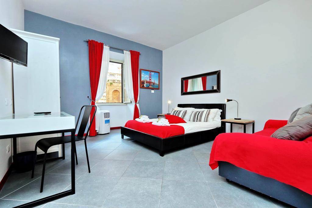 Cozy Apartment Fabia 300 Mt From Colosseum Екстериор снимка