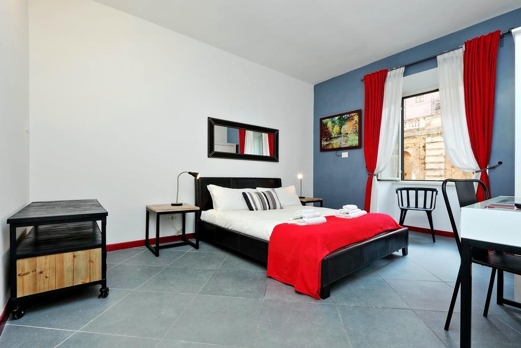 Cozy Apartment Fabia 300 Mt From Colosseum Екстериор снимка